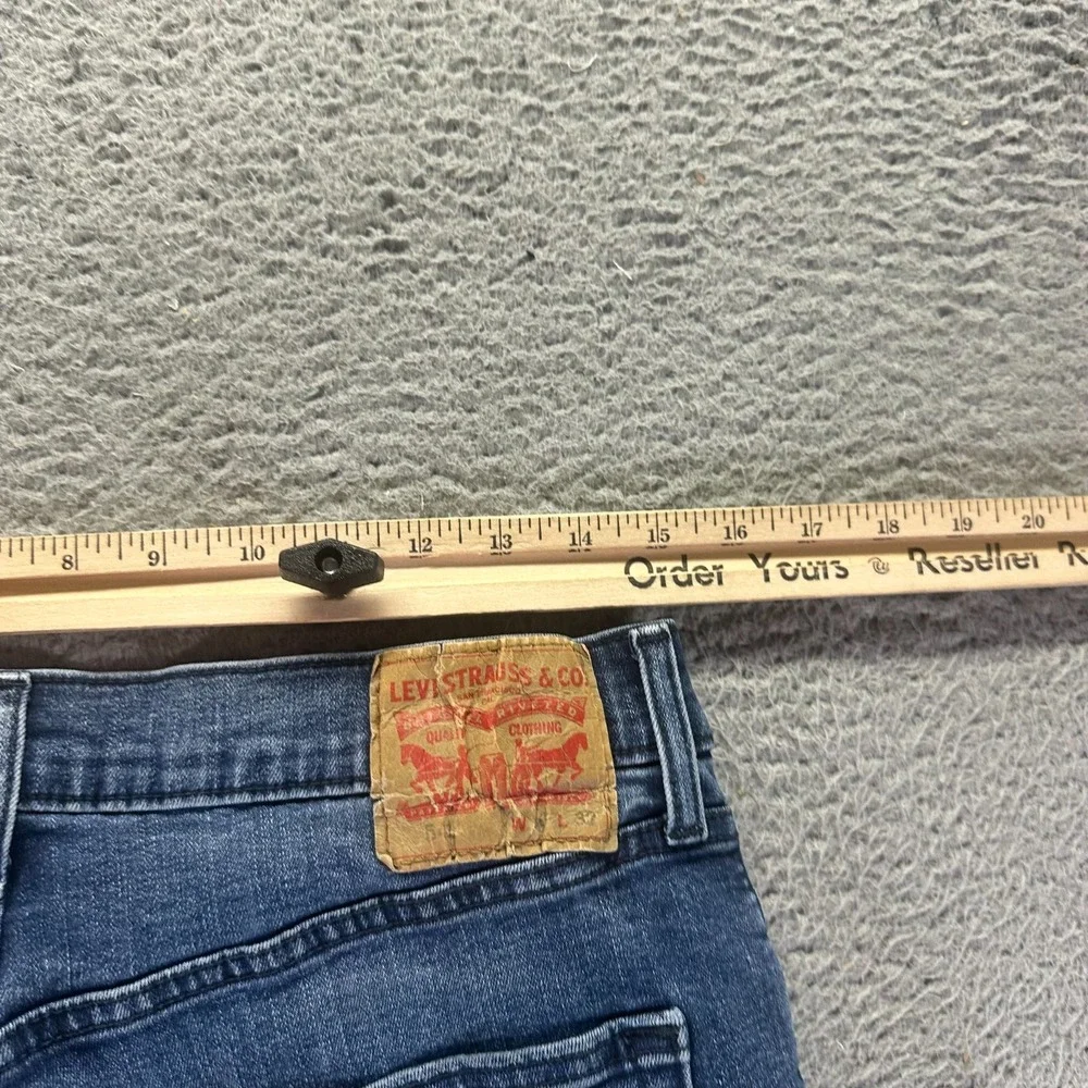 Levis there discrepancy